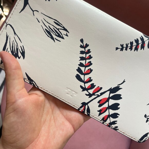 Tory Burch envelope wallet/clutch - never used - Picture 3 of 3